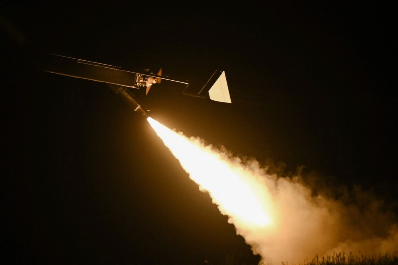 La OTAN derriba por primera vez un dron ucraniano: Rusia amenaza con represalias y el mundo contiene la respiración